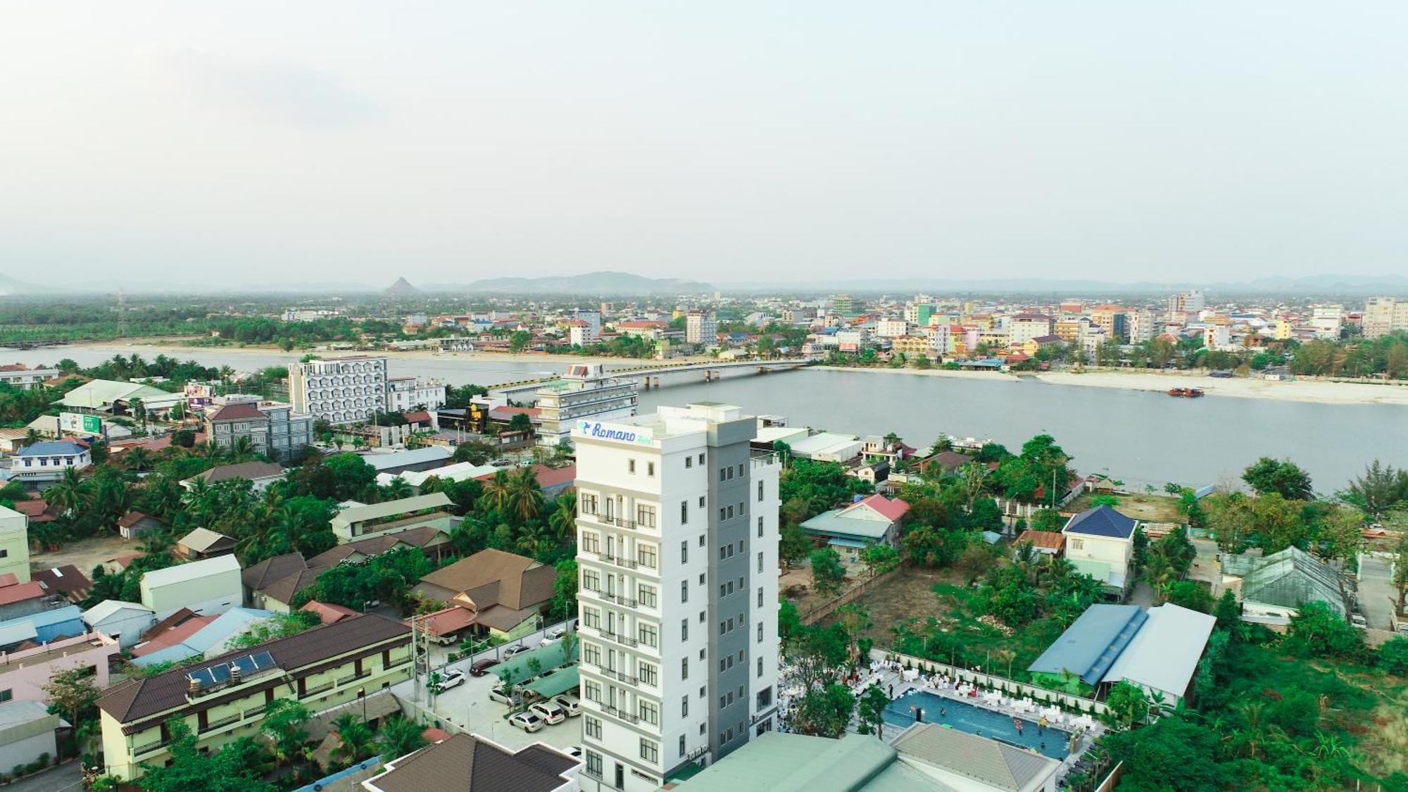 Romano Hotel Kampot Exterior photo